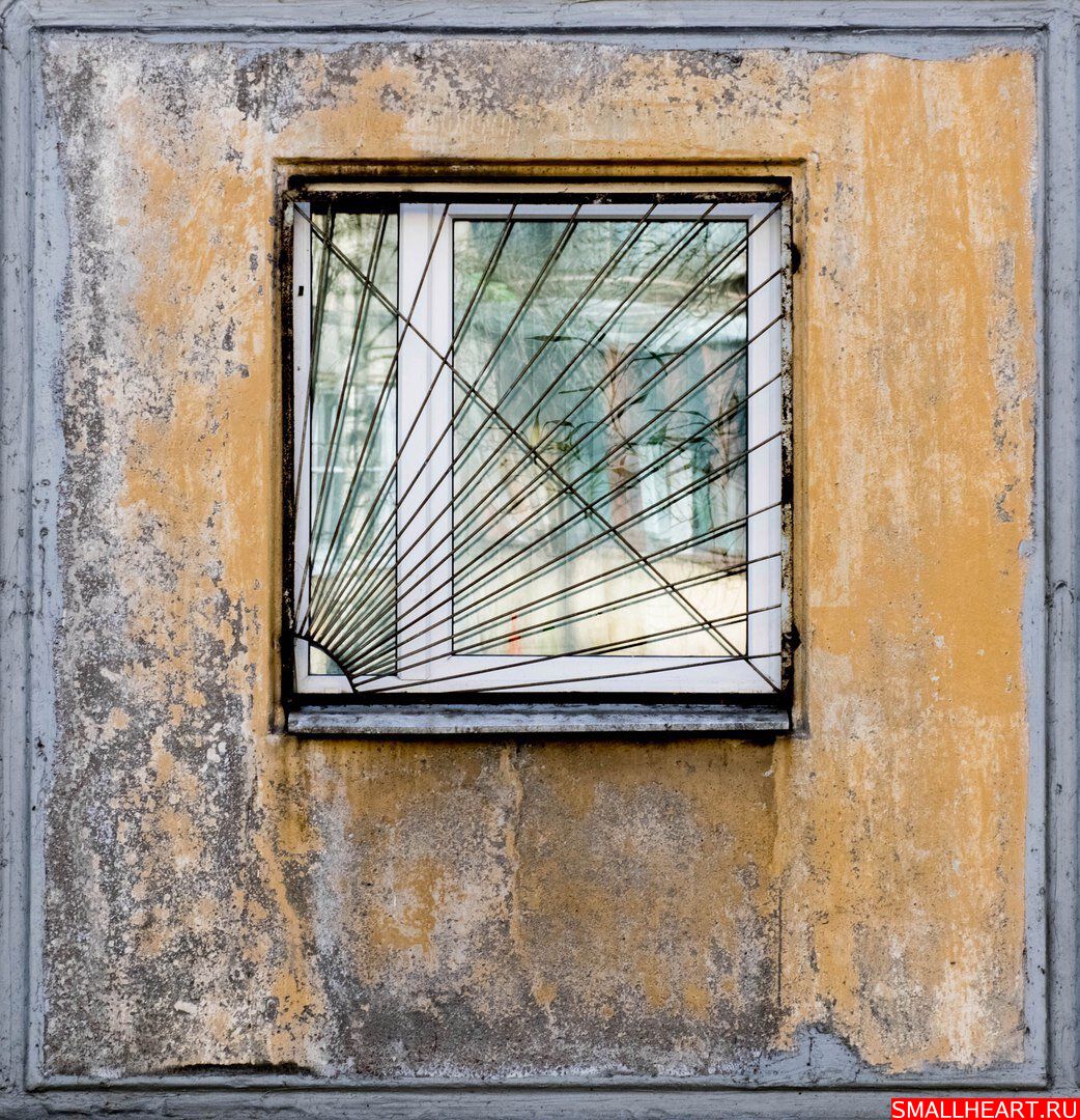 Советские текстуры: решетки на окнах от фотографа С.Большакова-11. 